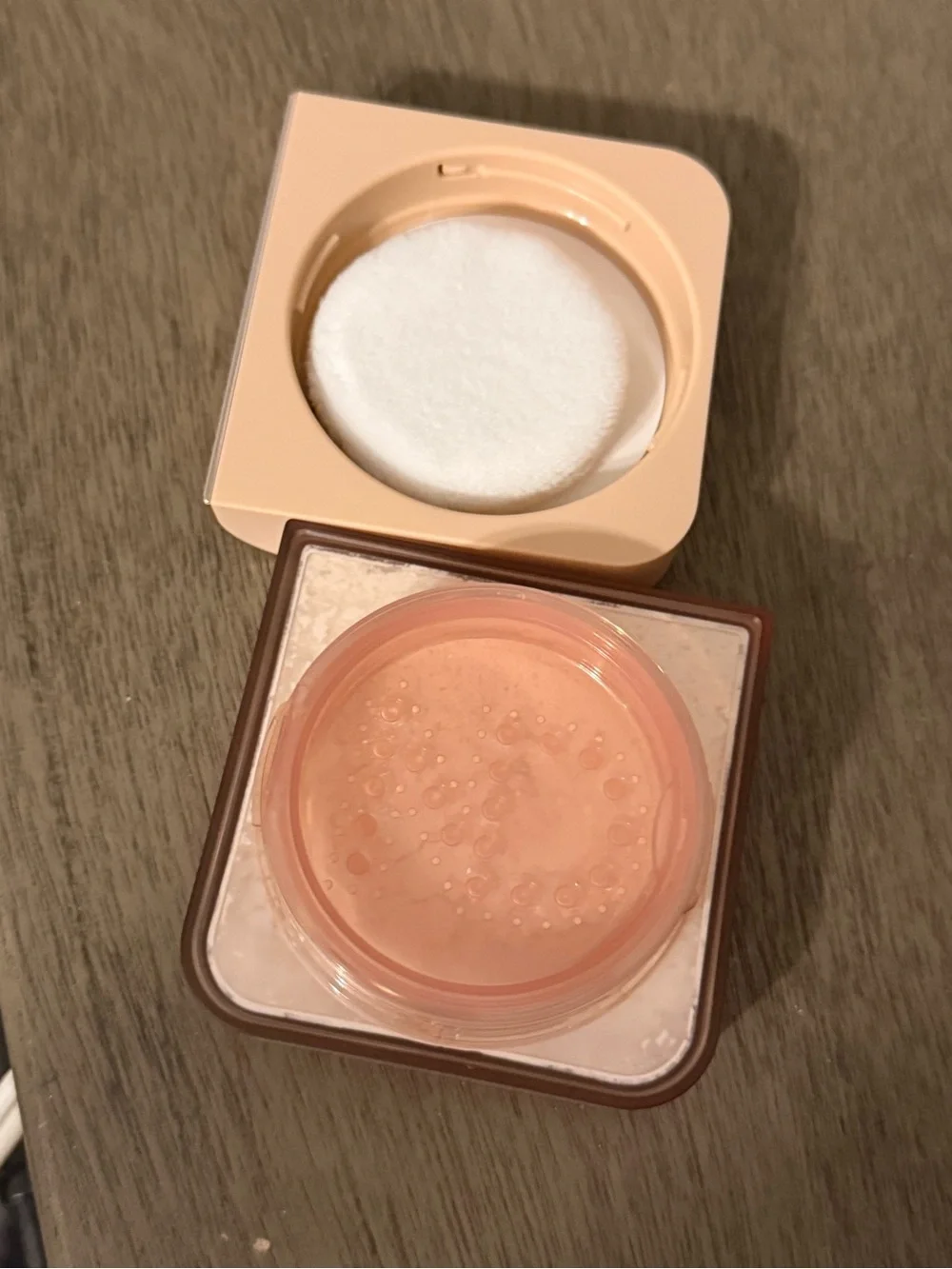 Natasha Denona Hy Glam Setting Powder with Puff - Picture 3 of 7